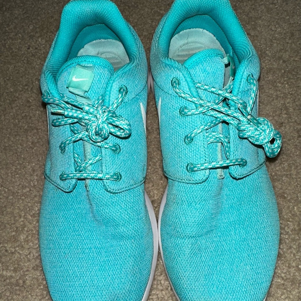 Nike Roshe One Sneakers